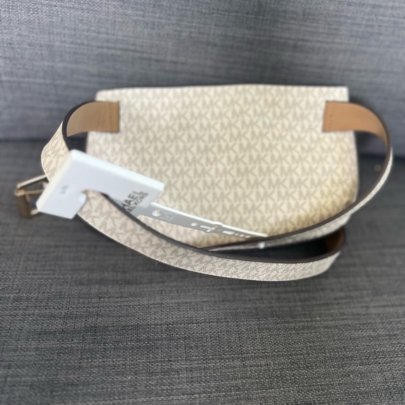 NWT MICHAEL KORS MK SIGNATURE FANNY PACK BAG ON BELT - Picture 4 of 9